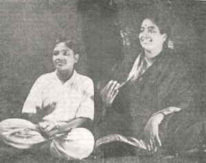 1940: சகோதரர் டிகே.ஜயராமனுடன்