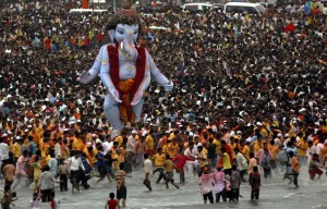 ganehs-visarjan-mumbai