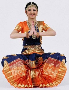 kavuthuvam_dance_namaaste_pose