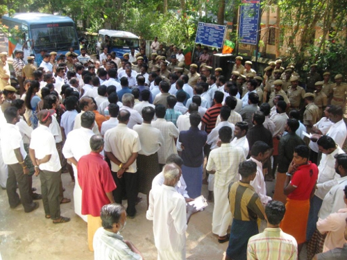 மண்டைக்காட்டில் புதிய சர்ச் கட்ட அடிக்கல்